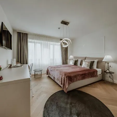 Lavilla Osijek Buitenkant foto