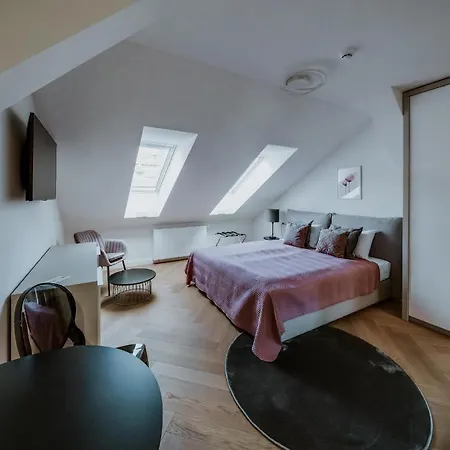 Lavilla Osijek Buitenkant foto