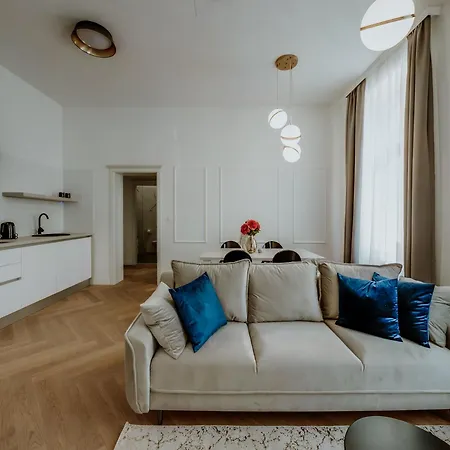 Lavilla Osijek Buitenkant foto