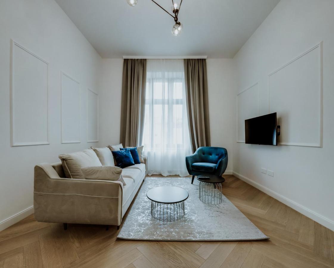 Lavilla Apartment *