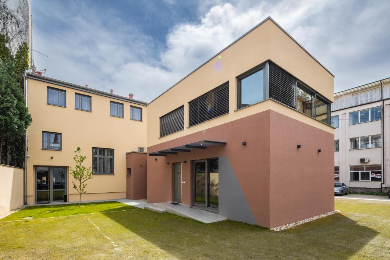 Lavilla Apartment
