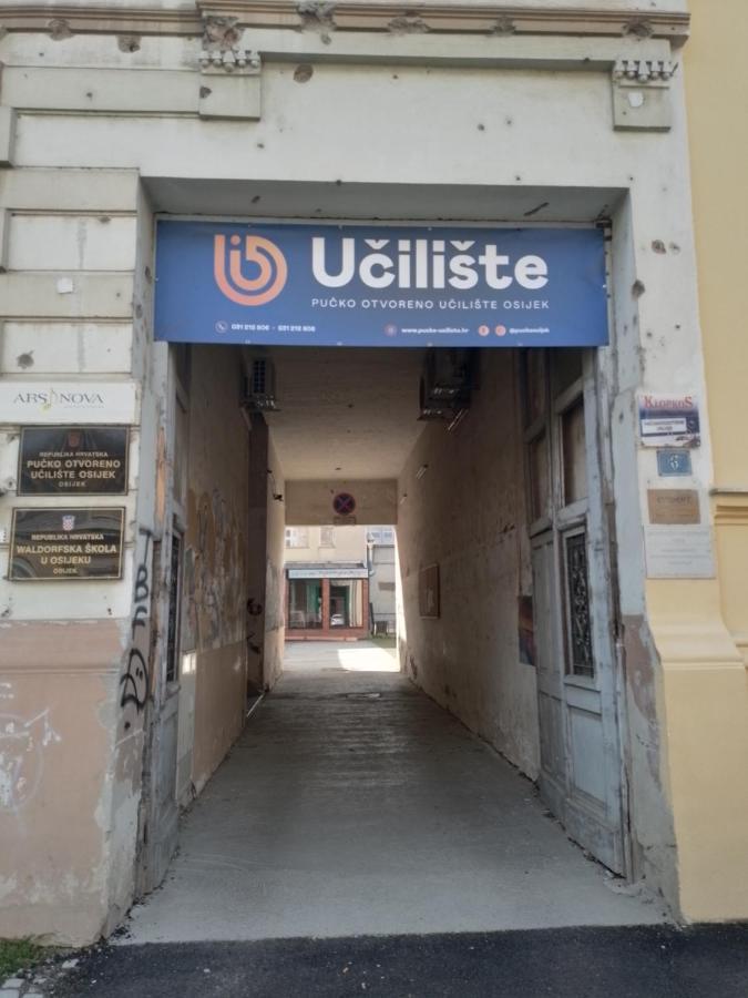Lavilla Apartment *